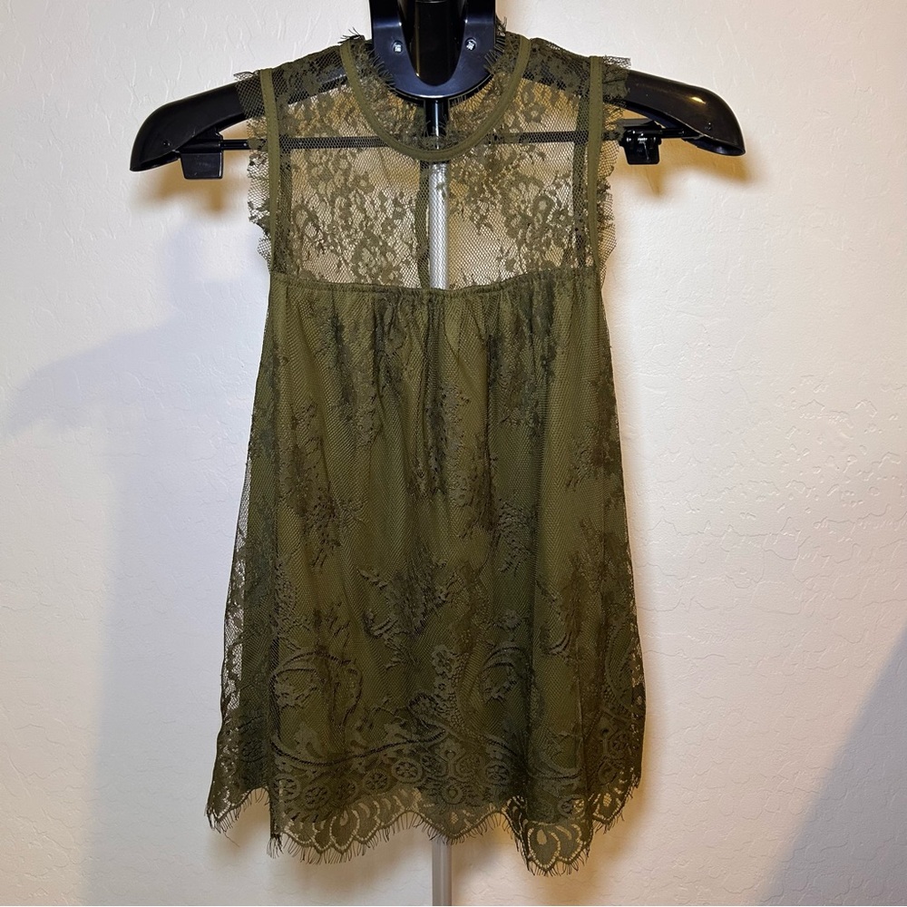 Xhilaration Olive Lace Sleeveless Top
